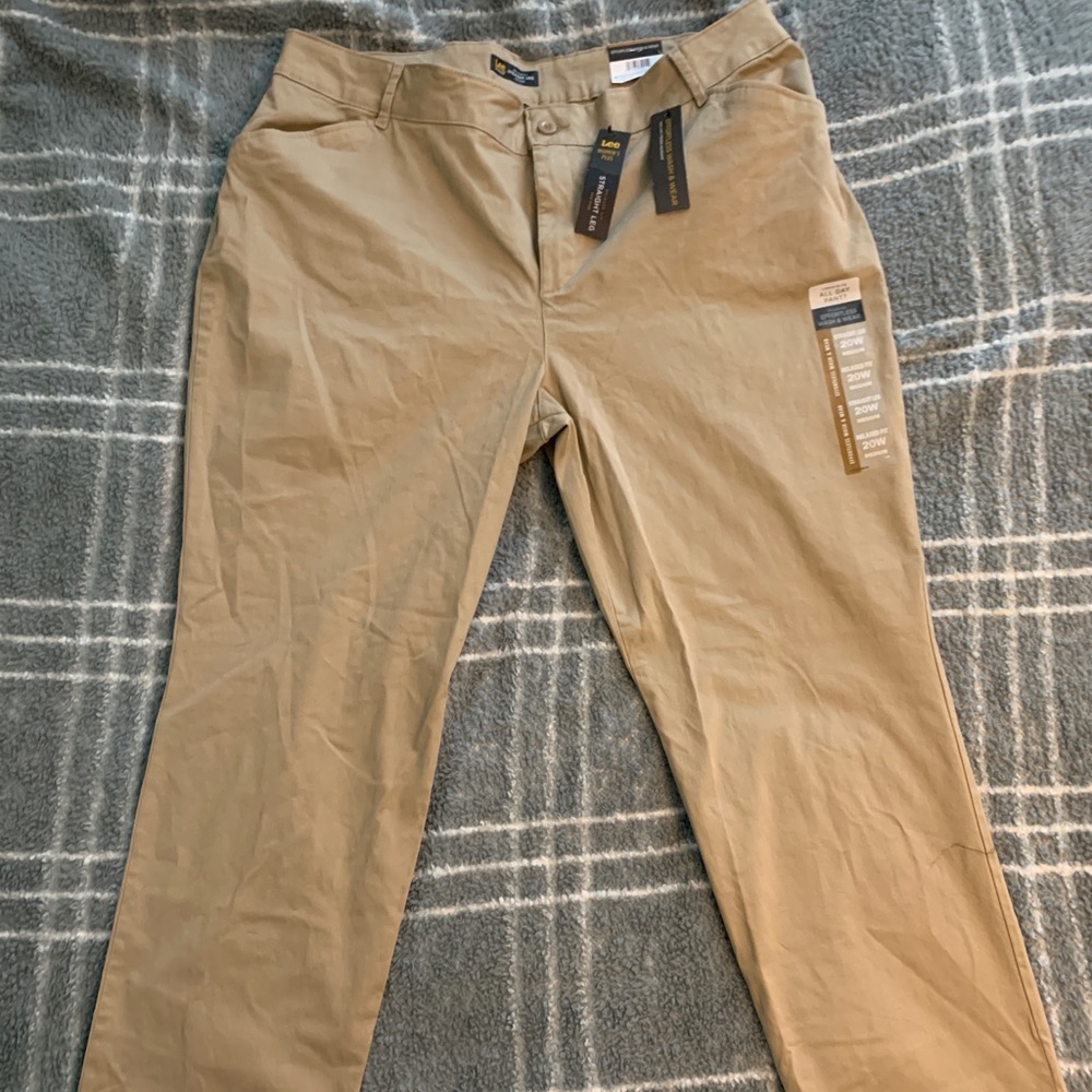 🆕Lee Women Plus Khaki Pants 20 W